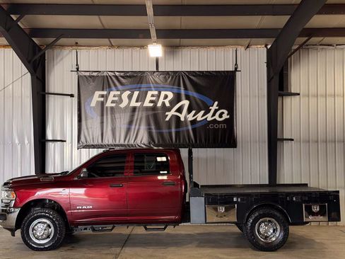 Used 2019 RAM 3500 Tradesman w/ Chrome Appearance Group AWD/4WD image 2