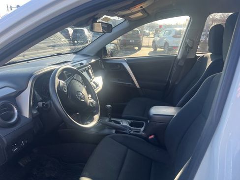 Used 2017 Toyota RAV4 LE image 5