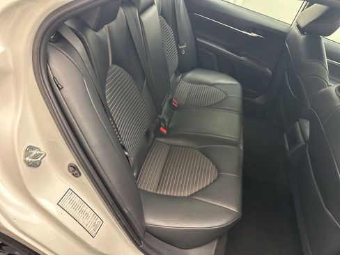 Used 2022 Toyota Camry SE image 11