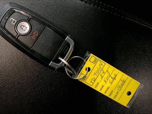 Used 2024 Ford Edge SEL AWD/4WD image 11