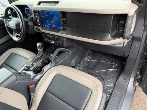 Used 2023 Ford Bronco Wildtrak image 17
