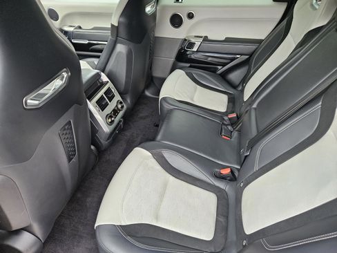 Used 2018 Land Rover Range Rover Sport SVR image 14