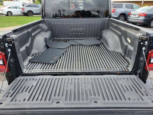 Used 2022 Jeep Gladiator Overland image 30