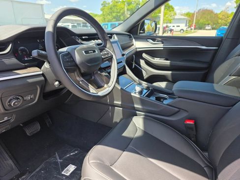 New 2026 Jeep Grand Cherokee L Limited AWD/4WD image 16