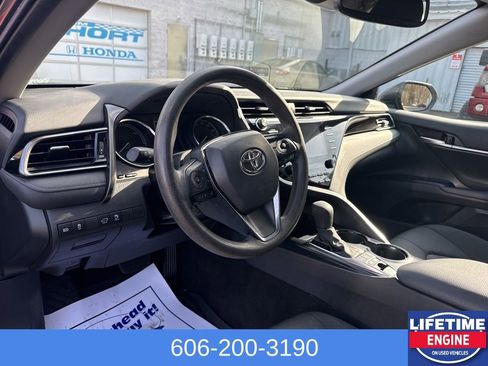 Used 2020 Toyota Camry LE image 23