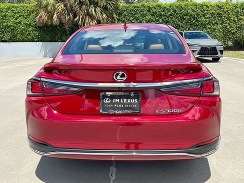 Certified 2025 Lexus ES 300h w/ Technology Package FWD image 6