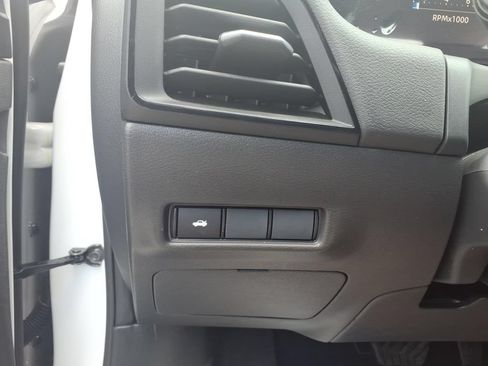 New 2026 Nissan Sentra SR w/ Floor Mat Package FWD image 12