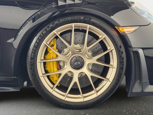 Used 2018 Porsche 911 GT2 RS w/ Weissach Package RWD image 20
