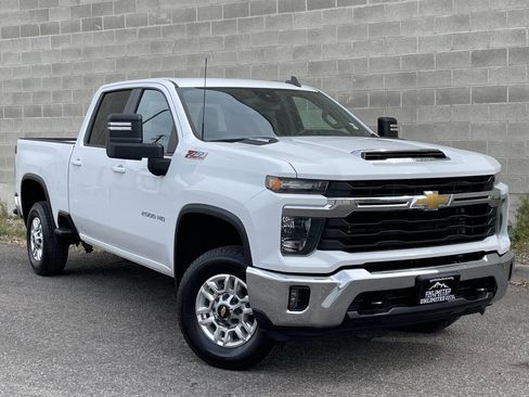 Used 2024 Chevrolet Silverado 2500 LT w/ Convenience Package AWD/4WD image 1