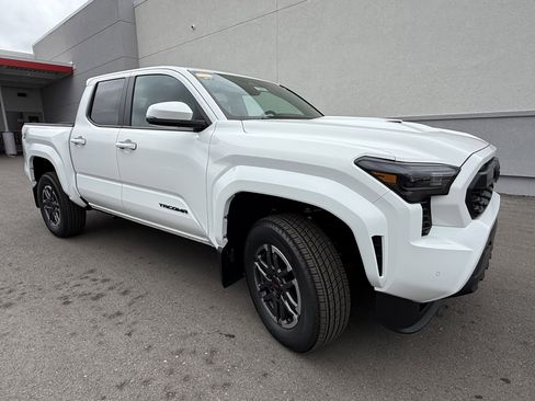 New 2026 Toyota Tacoma TRD Sport AWD/4WD image 24