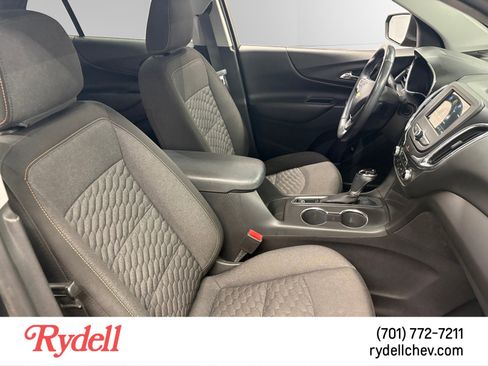 Used 2019 Chevrolet Equinox LT FWD image 16