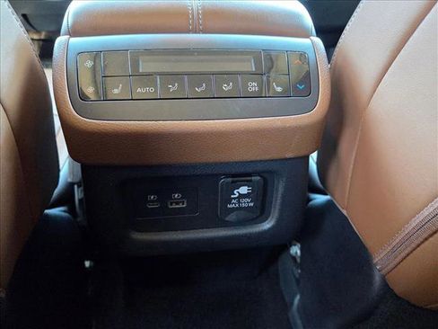 Used 2024 Nissan Pathfinder Platinum w/ Cargo Package image 17