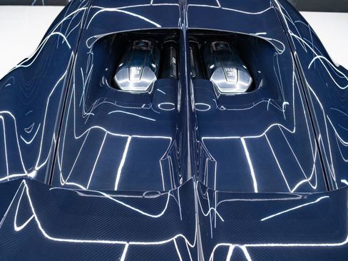Used 2020 Bugatti Chiron AWD/4WD image 17
