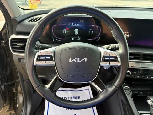 Used 2025 Kia Telluride S FWD image 16