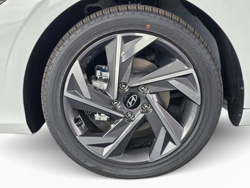 New 2026 Hyundai Elantra Limited FWD image 12