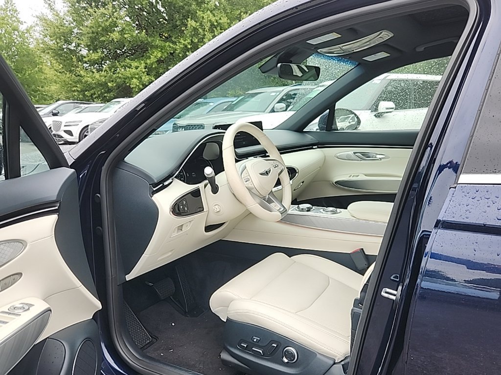 Used 2024 Genesis Electrified GV70 AWD/4WD image 5