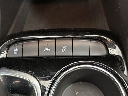 Certified 2021 Buick Encore GX Preferred w/ Sport Touring Package FWD image 27