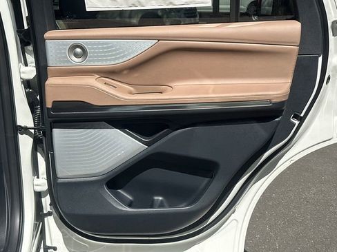 New 2026 Lincoln Navigator Black Label AWD/4WD image 19