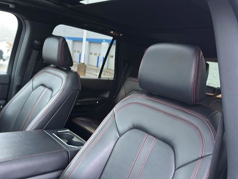 Used 2024 Ford Expedition Limited image 25