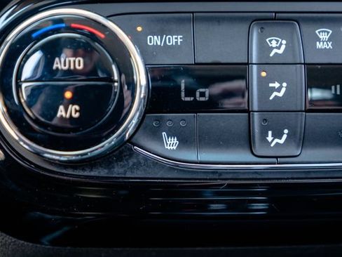 Used 2024 Chevrolet Trax LT w/ Driver Confidence Package FWD image 48