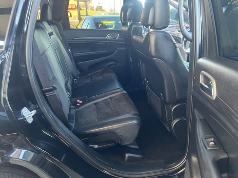 Used 2022 Jeep Grand Cherokee Laredo X AWD/4WD image 16