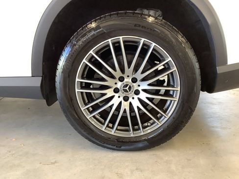 Used 2023 Mercedes-Benz GLC 300 4MATIC image 31