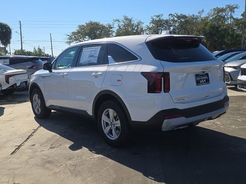 New 2026 Kia Sorento LX FWD image 6