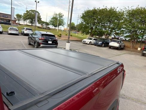 Used 2020 GMC Sierra 1500 Elevation w/ Elevation Value Package image 13