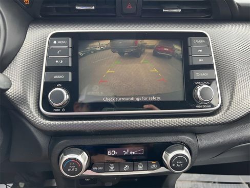 Used 2020 Nissan Kicks SV image 13