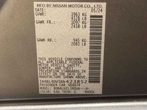 Used 2024 Nissan Altima 2.5 SV image 31