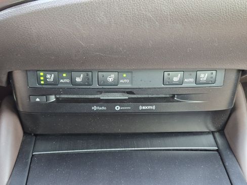 Used 2019 Lexus ES 350 w/ Premium Package image 28