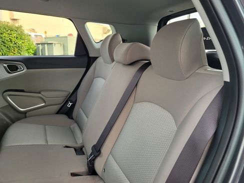 Certified 2025 Kia Soul LX w/ LX Technology Package image 15