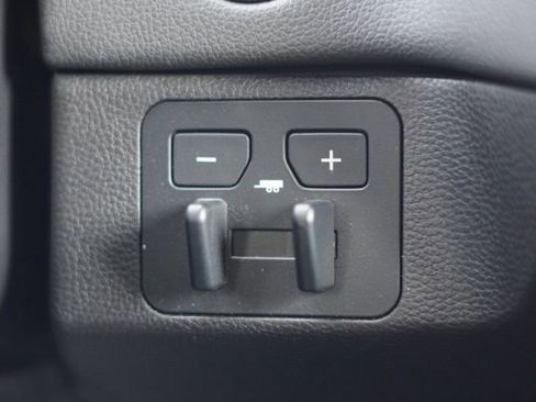 Used 2025 Toyota Tundra Limited image 28