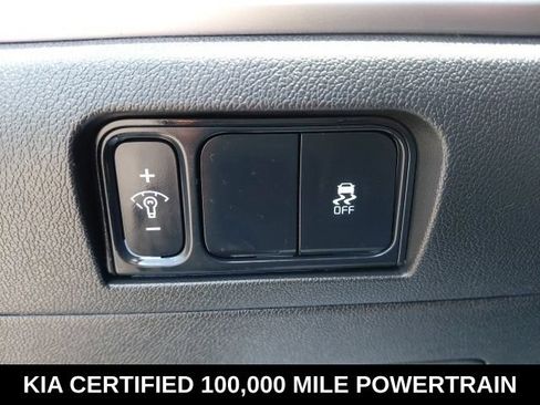 Certified 2024 Kia Sorento LX FWD image 18