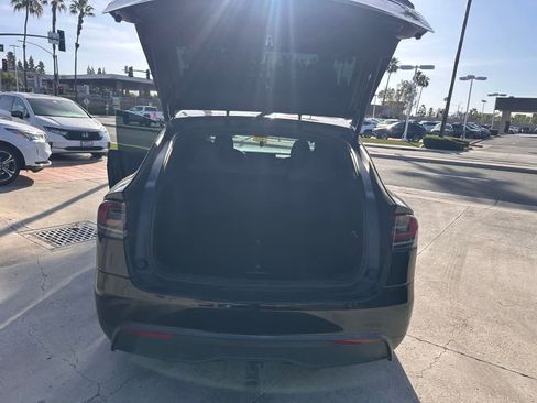 Used 2023 Tesla Model X AWD/4WD image 11
