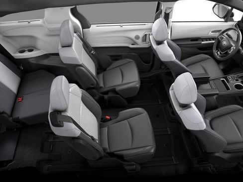 New 2026 Toyota Sienna XSE image 22