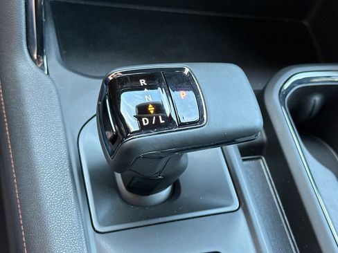 Certified 2025 GMC Sierra 1500 AT4 image 21