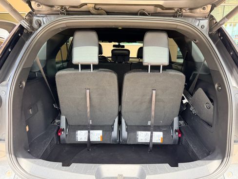 Used 2016 Ford Explorer XLT w/ Equipment Group 202A FWD image 27