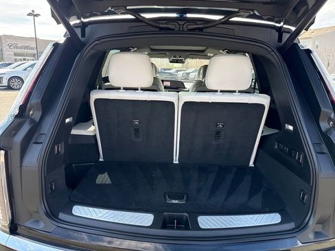Certified 2026 Cadillac Vistiq Luxury image 17