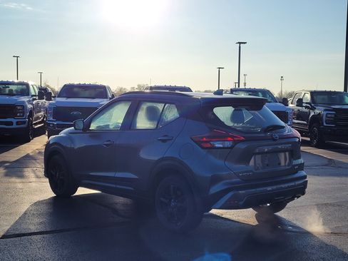 Used 2022 Nissan Kicks SR w/ Premium Package image 6
