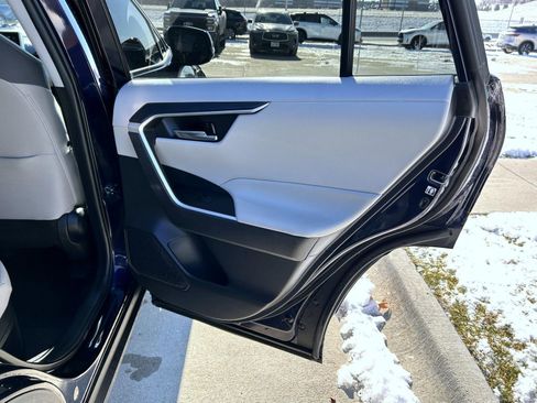 Used 2020 Toyota RAV4 XLE image 17