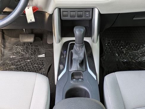 Used 2023 Toyota Corolla Cross L image 19