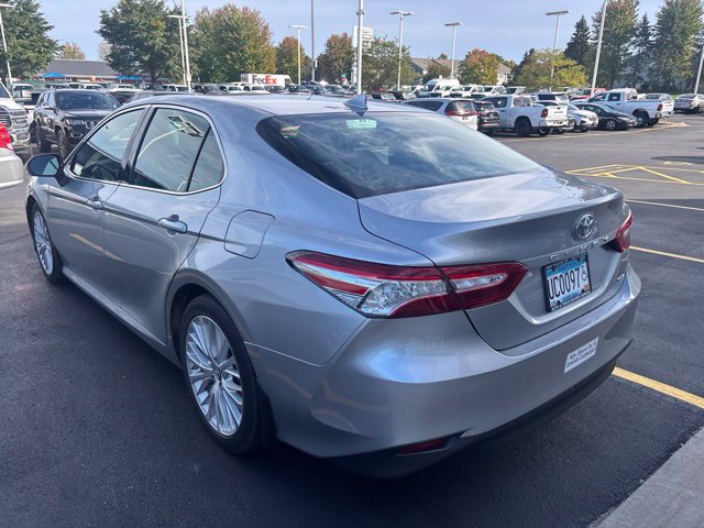 Used 2019 Toyota Camry XLE w/ Navigation Package FWD image 3