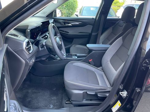 Used 2025 Chevrolet TrailBlazer LT w/ Driver Confidence Package AWD/4WD image 25