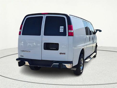 Used 2021 GMC Savana 2500 w/ Driver Convenience Package image 6