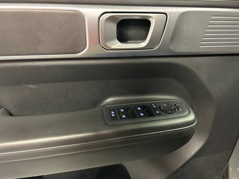 Used 2024 Hyundai Santa Fe SEL FWD image 12