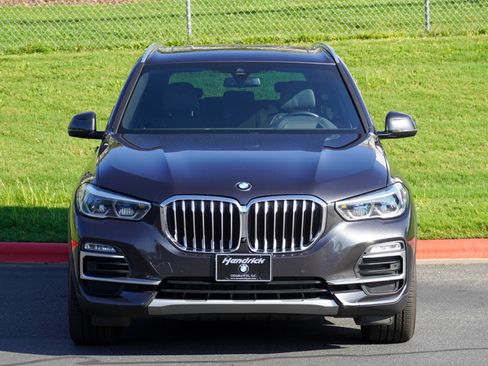 Used 2021 BMW X5 xDrive45e w/ Executive Package 2 AWD/4WD image 3