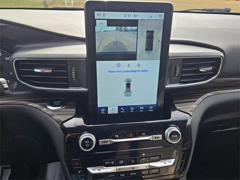 Used 2023 Ford Explorer Limited w/ Limited Technology Package image 29