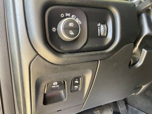 Used 2022 RAM 1500 Big Horn AWD/4WD image 18