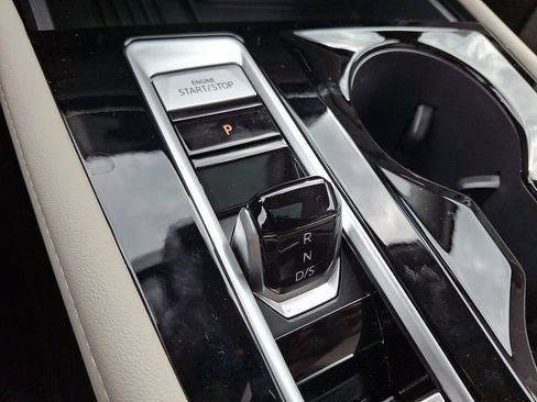 New 2026 Volkswagen Atlas SE image 8